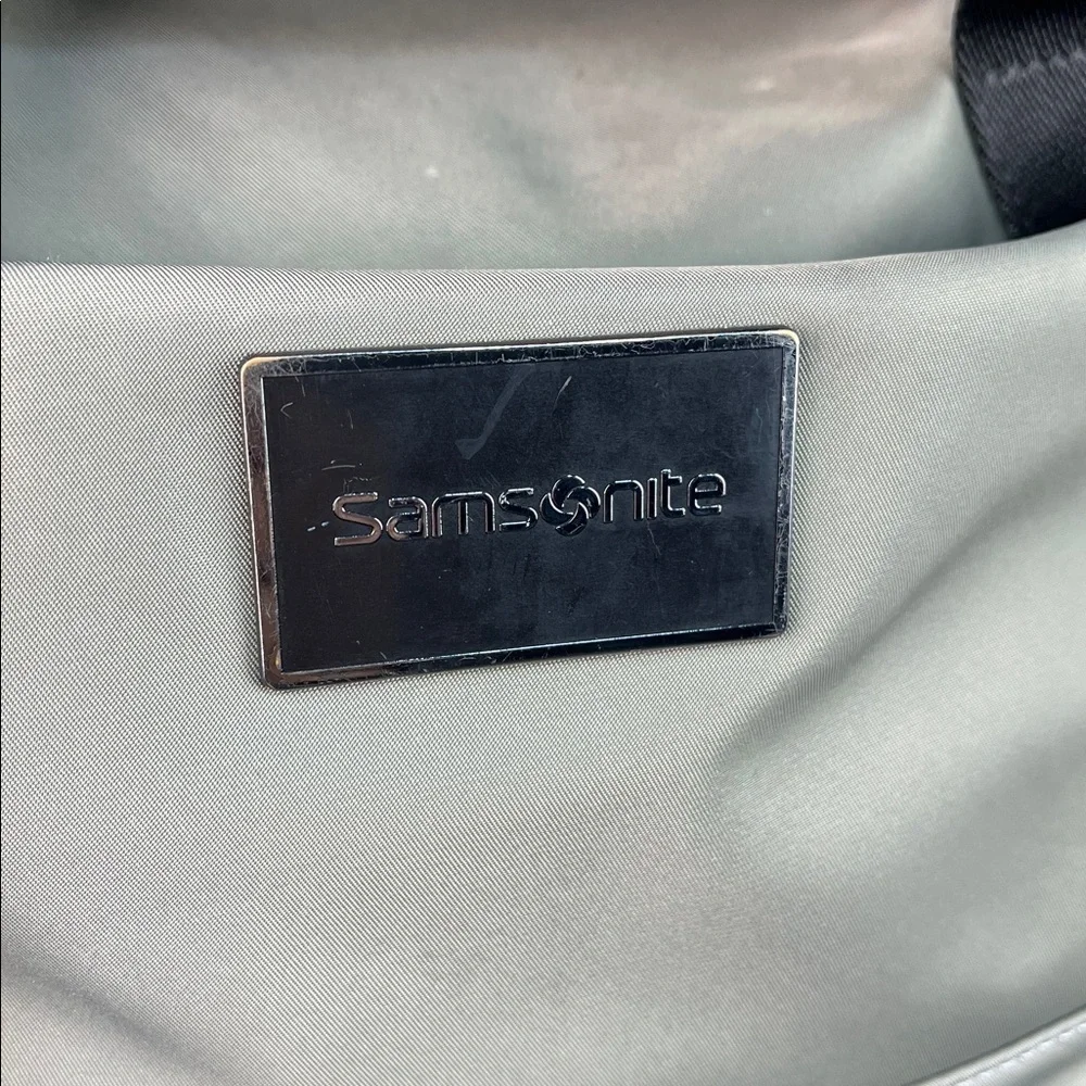 SAMSONIITE BACKPACK GREEN GRAY NYLON WITH BLACK COW LEATHER TRIM LAPTOP TRAVEL